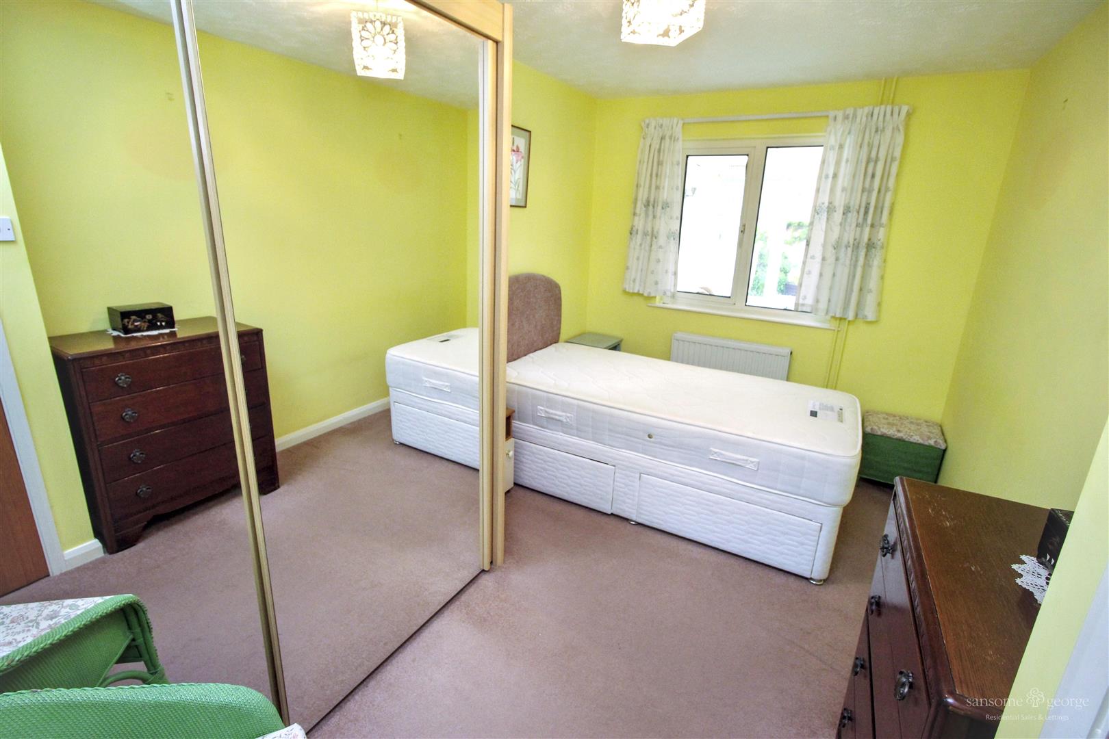 Derrick Close, Calcot, Reading